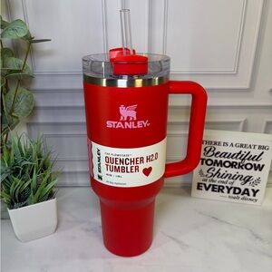 Stanley Target Red 2024 Valentine’s Day Limited Edition 40oz Quencher BNWT
